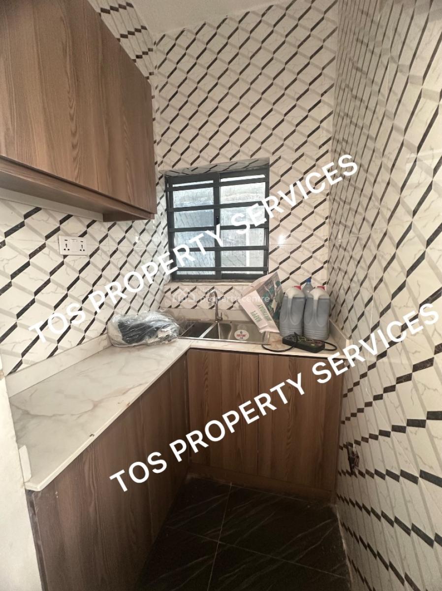 1 Room Self-contained Flat, Yaba, Yaba, Lagos, Self Contain (single Rooms) for Sale
