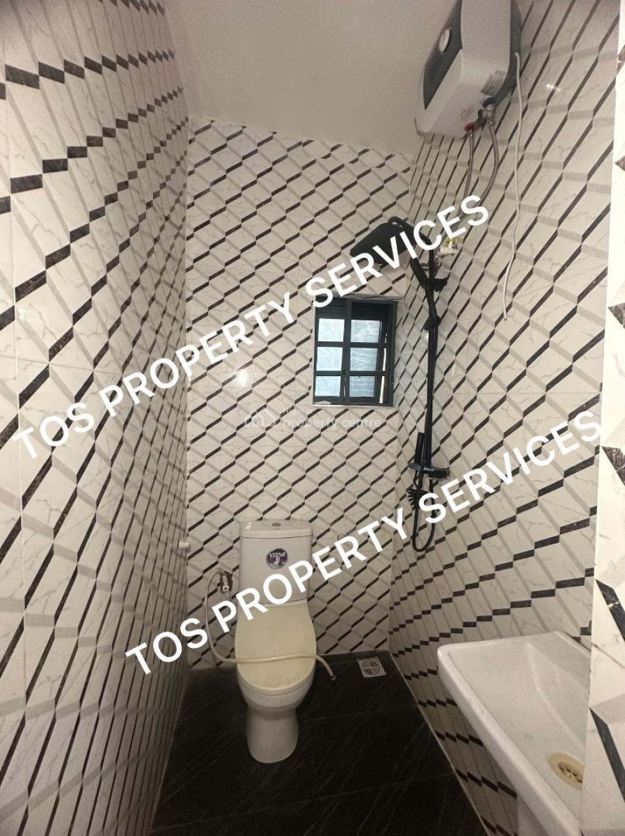 1 Room Self-contained Flat, Yaba, Yaba, Lagos, Self Contain (single Rooms) for Sale