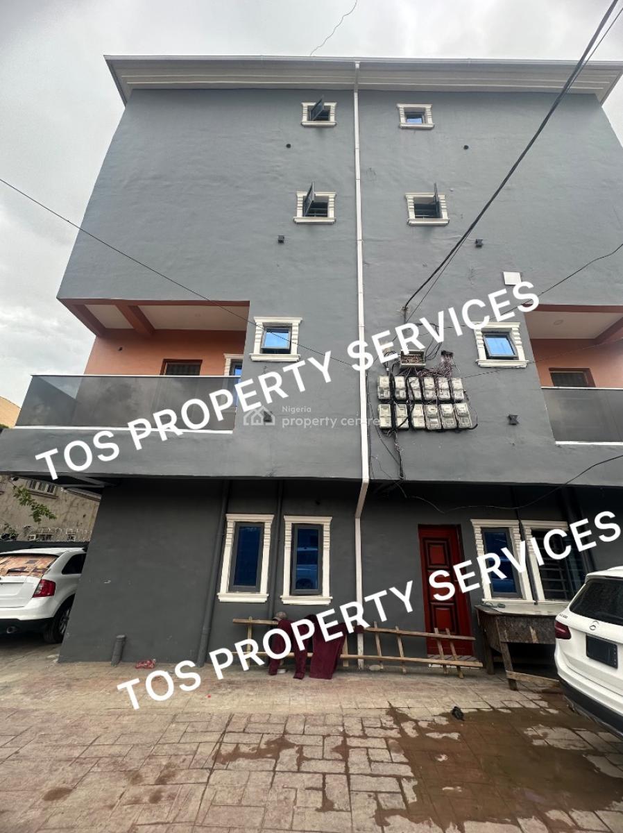 1 Room Self-contained Flat, Yaba, Yaba, Lagos, Self Contain (single Rooms) for Sale