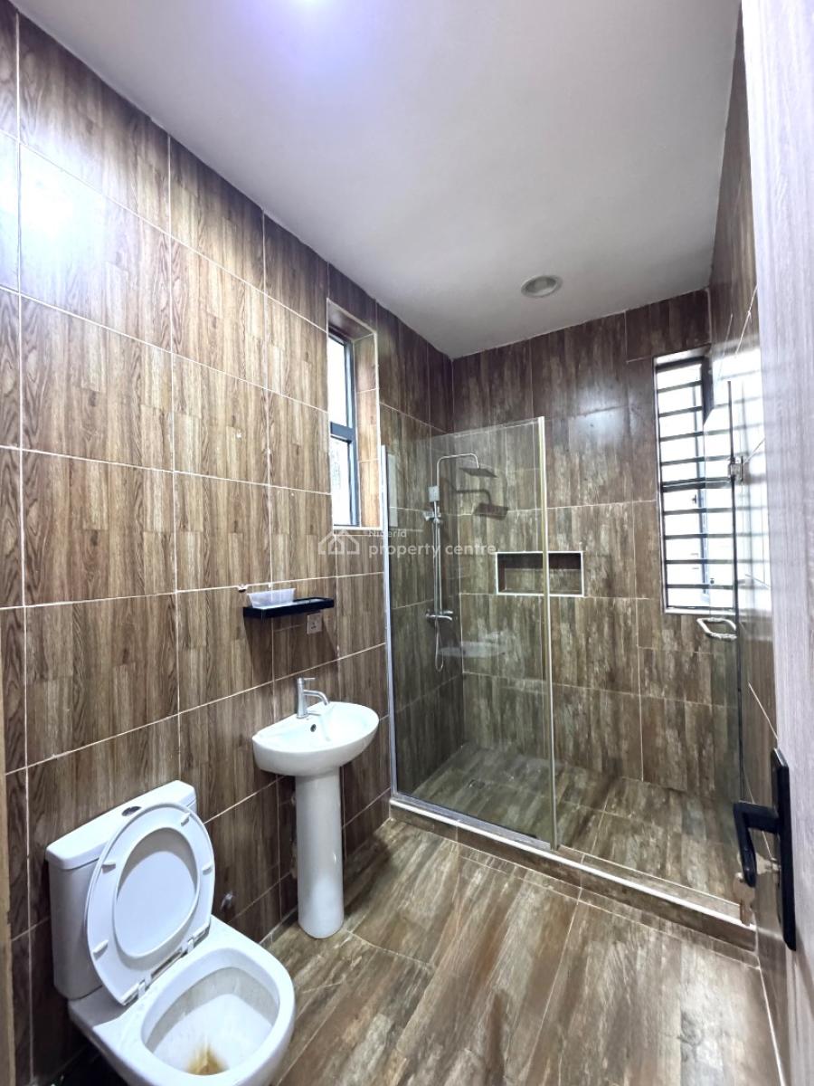 𝐖𝐄𝐋𝐋 𝐌𝐀𝐈𝐍𝐓𝐀𝐈𝐍𝐄𝐃 3 𝐁𝐄𝐃𝐑𝐎𝐎𝐌 𝐓𝐄𝐑𝐑𝐀𝐂𝐄, Orchid, Lekki, Lekki Phase 2, Lekki, Lagos, Terraced Duplex for Rent