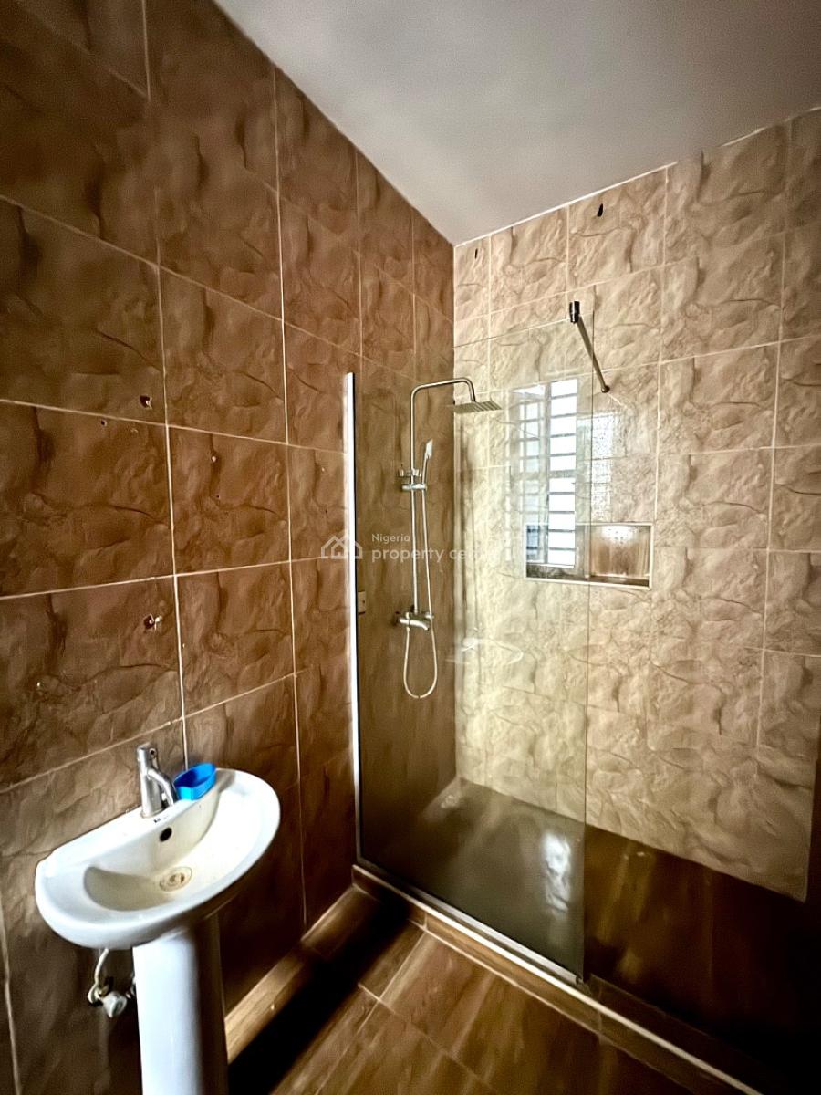 𝐖𝐄𝐋𝐋 𝐌𝐀𝐈𝐍𝐓𝐀𝐈𝐍𝐄𝐃 3 𝐁𝐄𝐃𝐑𝐎𝐎𝐌 𝐓𝐄𝐑𝐑𝐀𝐂𝐄, Orchid, Lekki, Lekki Phase 2, Lekki, Lagos, Terraced Duplex for Rent