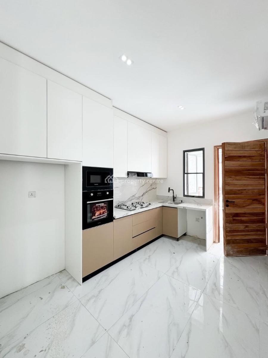 Fully Serviced Apartments with Bq, Gym & Rooftop Pool, Lekki Phase 1, Lekki, Lagos, Block of Flats for Sale