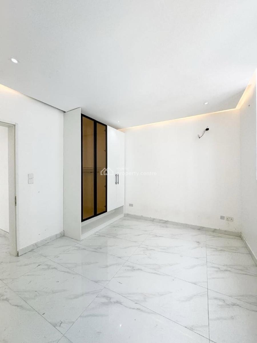 Fully Serviced Apartments with Bq, Gym & Rooftop Pool, Lekki Phase 1, Lekki, Lagos, Block of Flats for Sale