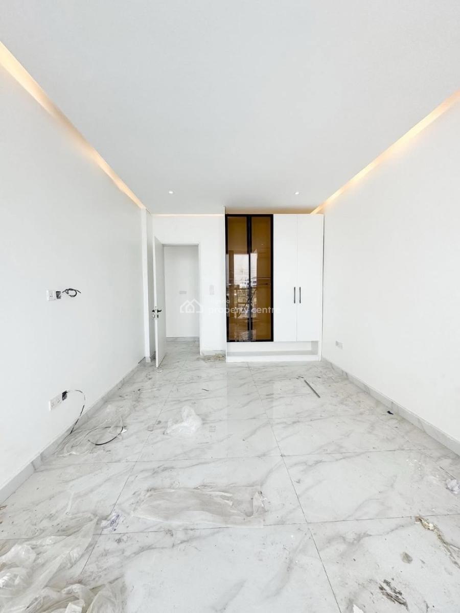 Fully Serviced Apartments with Bq, Gym & Rooftop Pool, Lekki Phase 1, Lekki, Lagos, Block of Flats for Sale