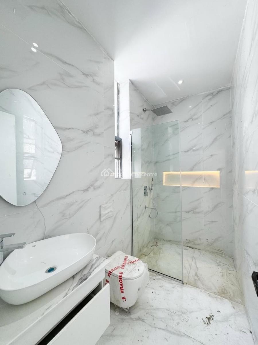 Fully Serviced Apartments with Bq, Gym & Rooftop Pool, Lekki Phase 1, Lekki, Lagos, Block of Flats for Sale