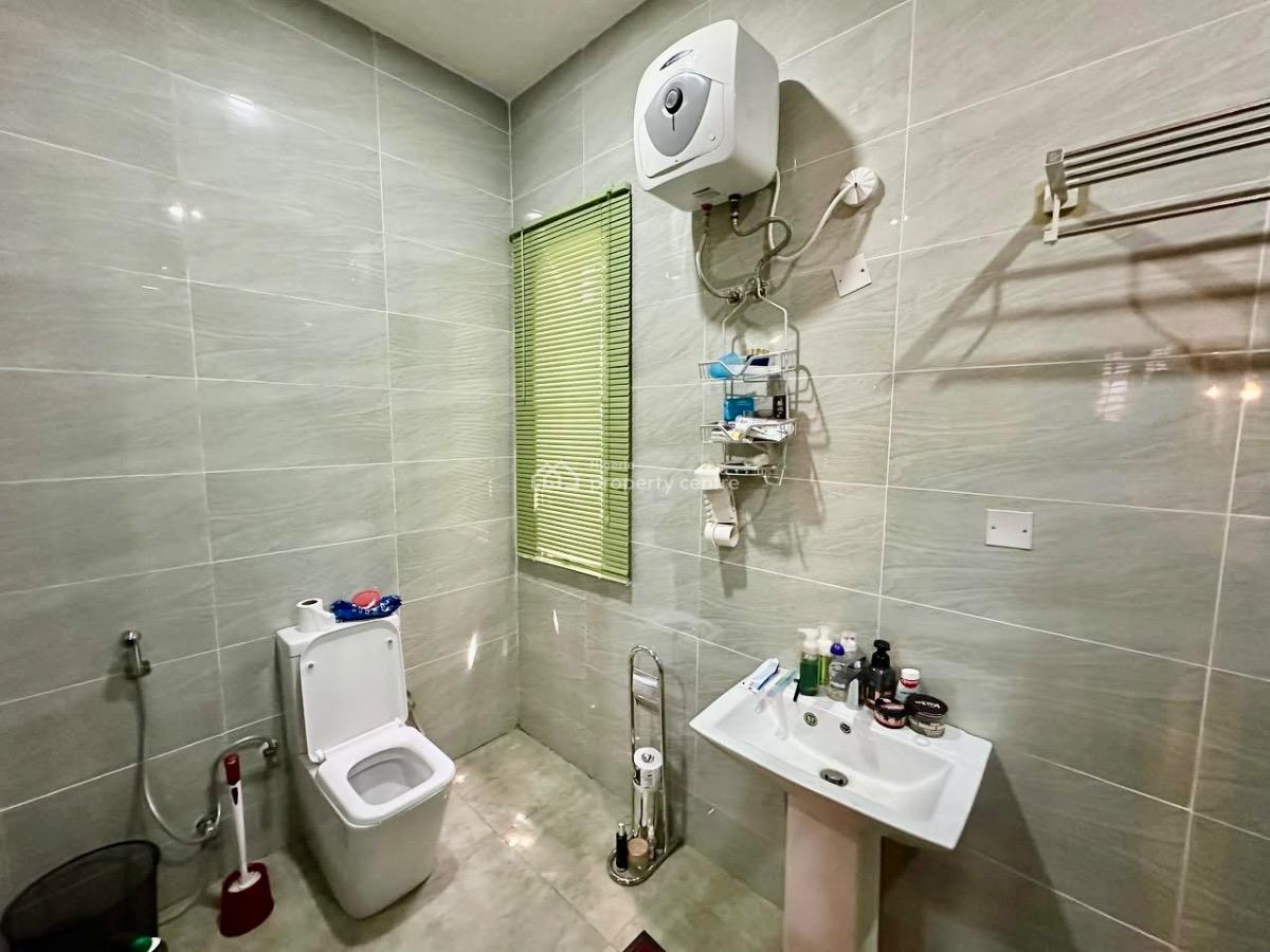 2nd Floor Fitted Kitchen with Air-conditioners, Lekki Phase 1, Lekki, Lagos, Flat / Apartment for Rent