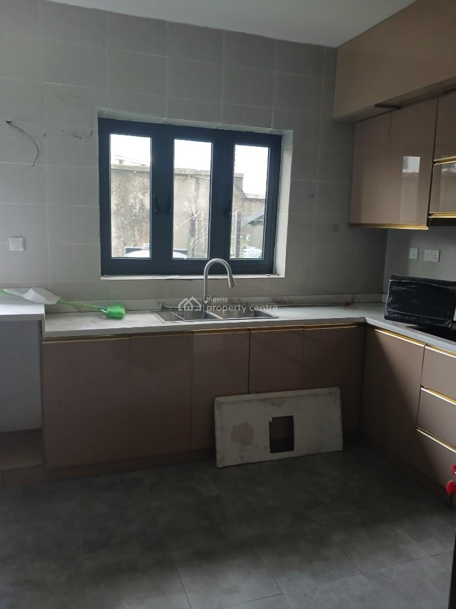 Very Good Spacious 4-bedroom Terrace + 1 Bq, Kado, Abuja, Terraced Duplex for Rent