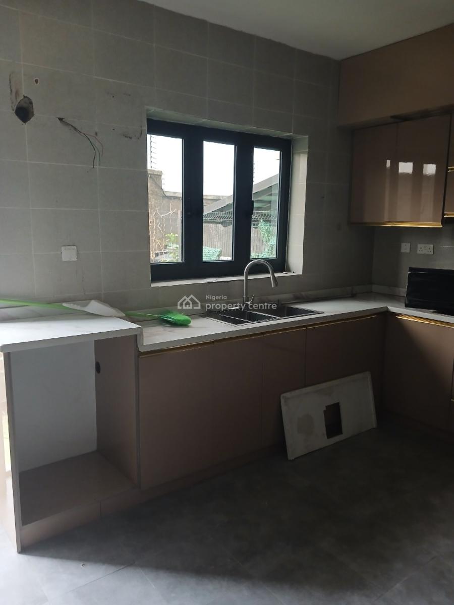 Very Good Spacious 4-bedroom Terrace + 1 Bq, Kado, Abuja, Terraced Duplex for Rent