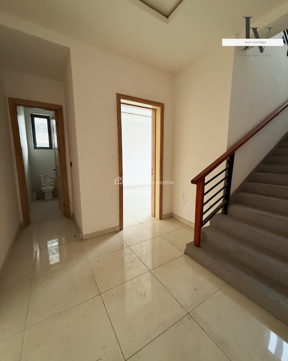 Brand New Contemporary 4-bedroom Maisonette with Bq, Lekki Phase 1, Lekki, Lagos, Flat / Apartment for Rent