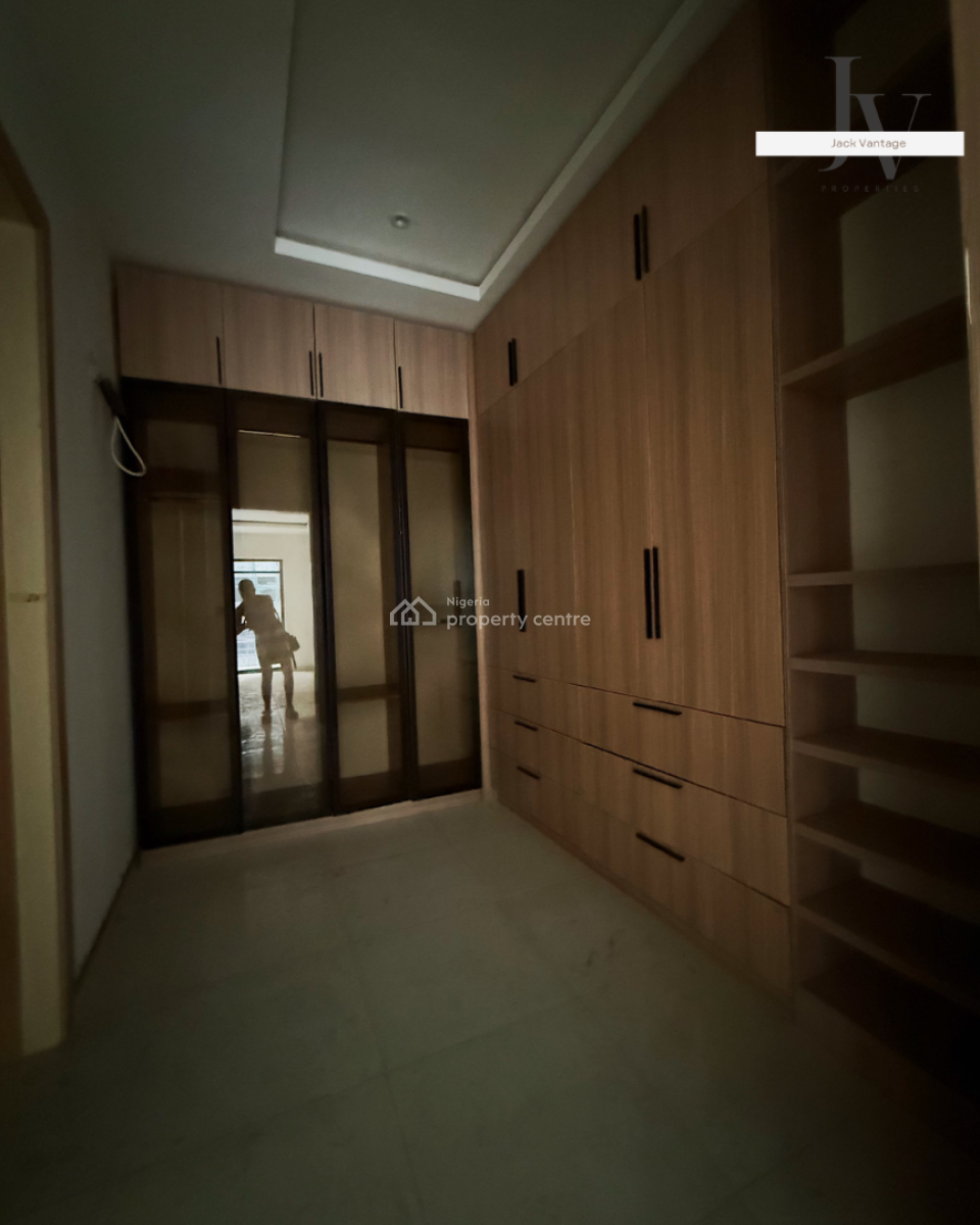 Brand New Contemporary 4-bedroom Maisonette with Bq, Lekki Phase 1, Lekki, Lagos, Flat / Apartment for Rent