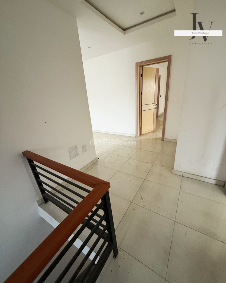 Brand New Contemporary 4-bedroom Maisonette with Bq, Lekki Phase 1, Lekki, Lagos, Flat / Apartment for Rent