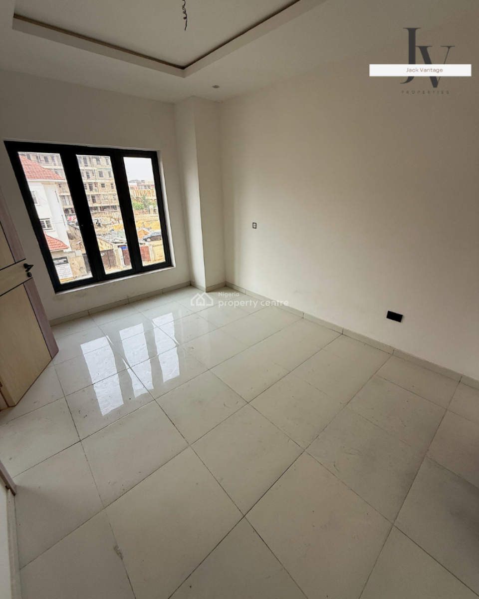 Brand New Contemporary 4-bedroom Maisonette with Bq, Lekki Phase 1, Lekki, Lagos, Flat / Apartment for Rent