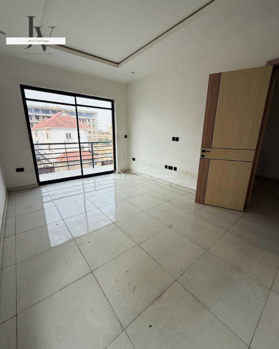 Brand New Contemporary 4-bedroom Maisonette with Bq, Lekki Phase 1, Lekki, Lagos, Flat / Apartment for Rent