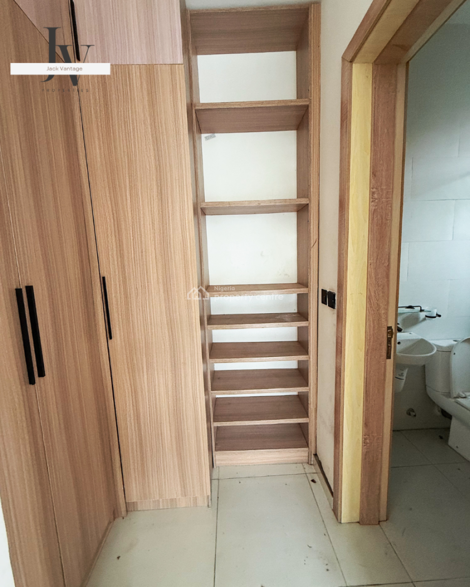Brand New Contemporary 4-bedroom Maisonette with Bq, Lekki Phase 1, Lekki, Lagos, Flat / Apartment for Rent