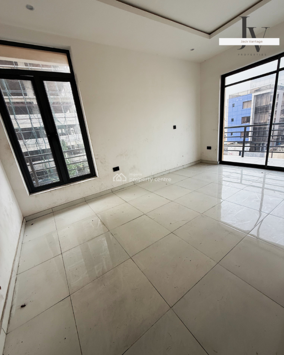 Brand New Contemporary 4-bedroom Maisonette with Bq, Lekki Phase 1, Lekki, Lagos, Flat / Apartment for Rent