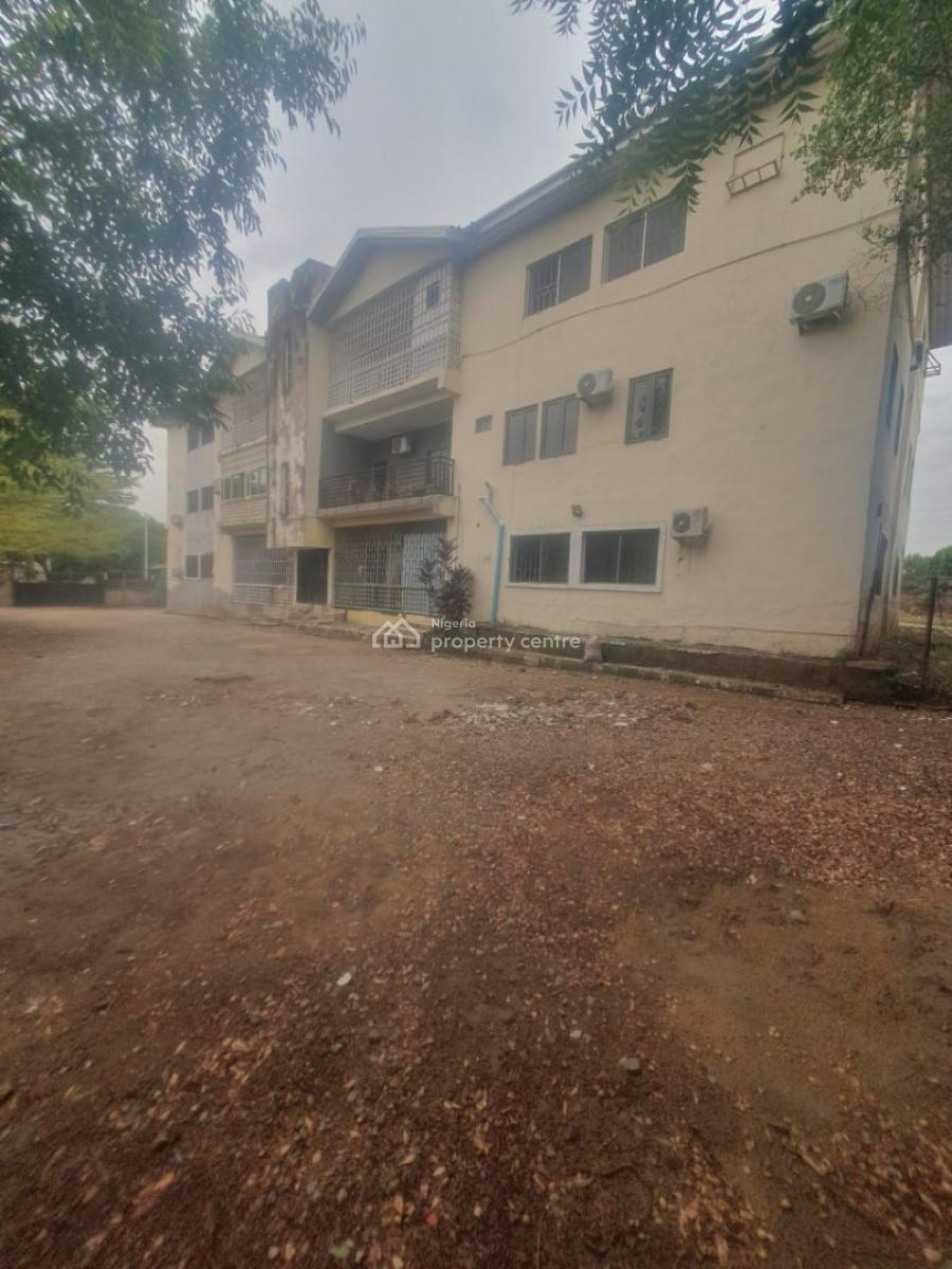 3 Bedroom Flat, Gwarinpa Main, Gwarinpa, Abuja, Block of Flats for Sale