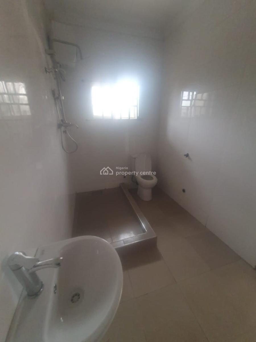 3 Bedroom Flat, Gwarinpa Main, Gwarinpa, Abuja, Block of Flats for Sale