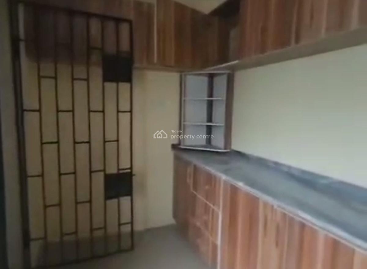 Spacious Standard 3 Bedroom Apartment, Oyadiran Estate, Sabo, Yaba, Lagos, Flat / Apartment for Rent
