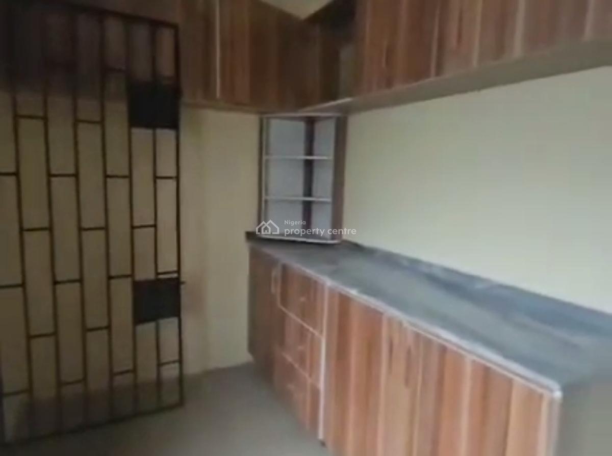 Spacious Standard 3 Bedroom Apartment, Oyadiran Estate, Sabo, Yaba, Lagos, Flat / Apartment for Rent