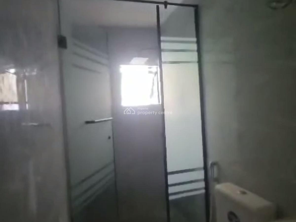 Spacious Standard 3 Bedroom Apartment, Oyadiran Estate, Sabo, Yaba, Lagos, Flat / Apartment for Rent