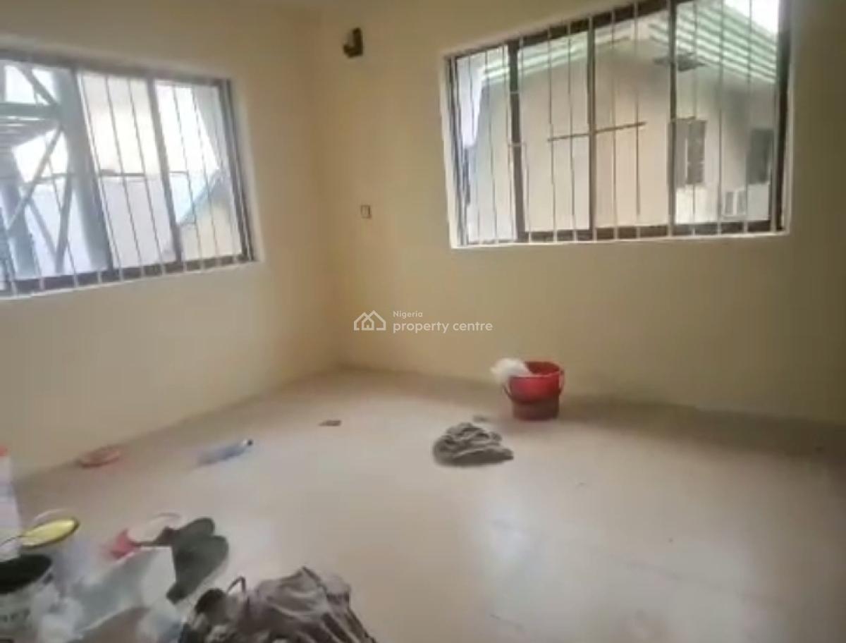 Spacious Standard 3 Bedroom Apartment, Oyadiran Estate, Sabo, Yaba, Lagos, Flat / Apartment for Rent