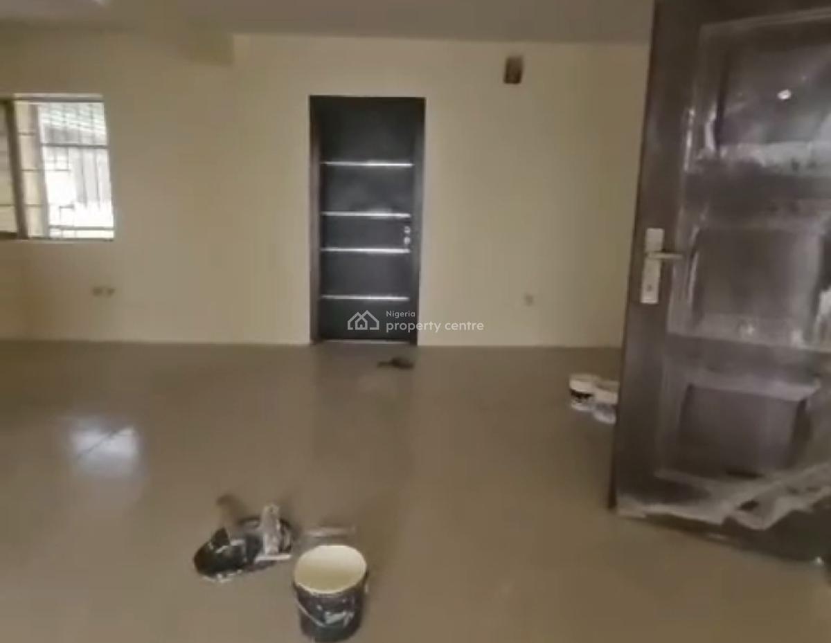 Spacious Standard 3 Bedroom Apartment, Oyadiran Estate, Sabo, Yaba, Lagos, Flat / Apartment for Rent