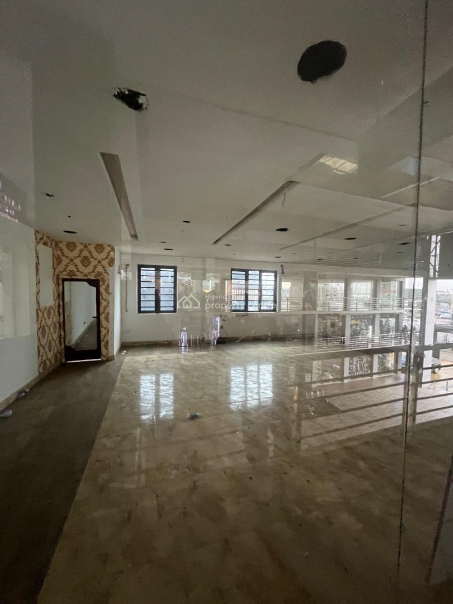 Big Shop Space with Large Display Close to The Expressway, Ikota, Lekki, Lagos, Plaza / Complex / Mall for Rent