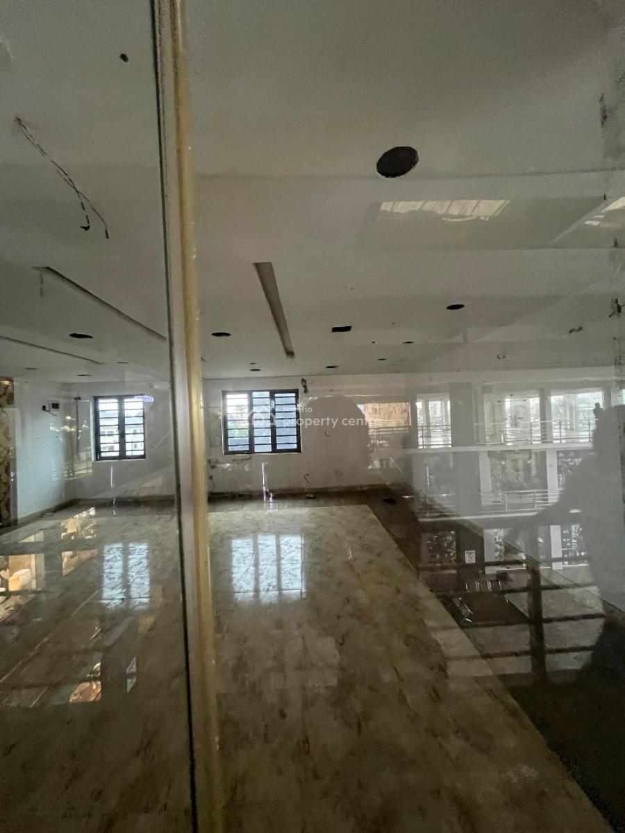 Big Shop Space with Large Display Close to The Expressway, Ikota, Lekki, Lagos, Plaza / Complex / Mall for Rent
