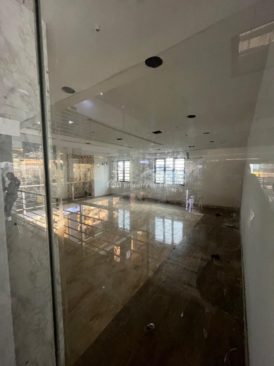 Big Shop Space with Large Display Close to The Expressway, Ikota, Lekki, Lagos, Plaza / Complex / Mall for Rent