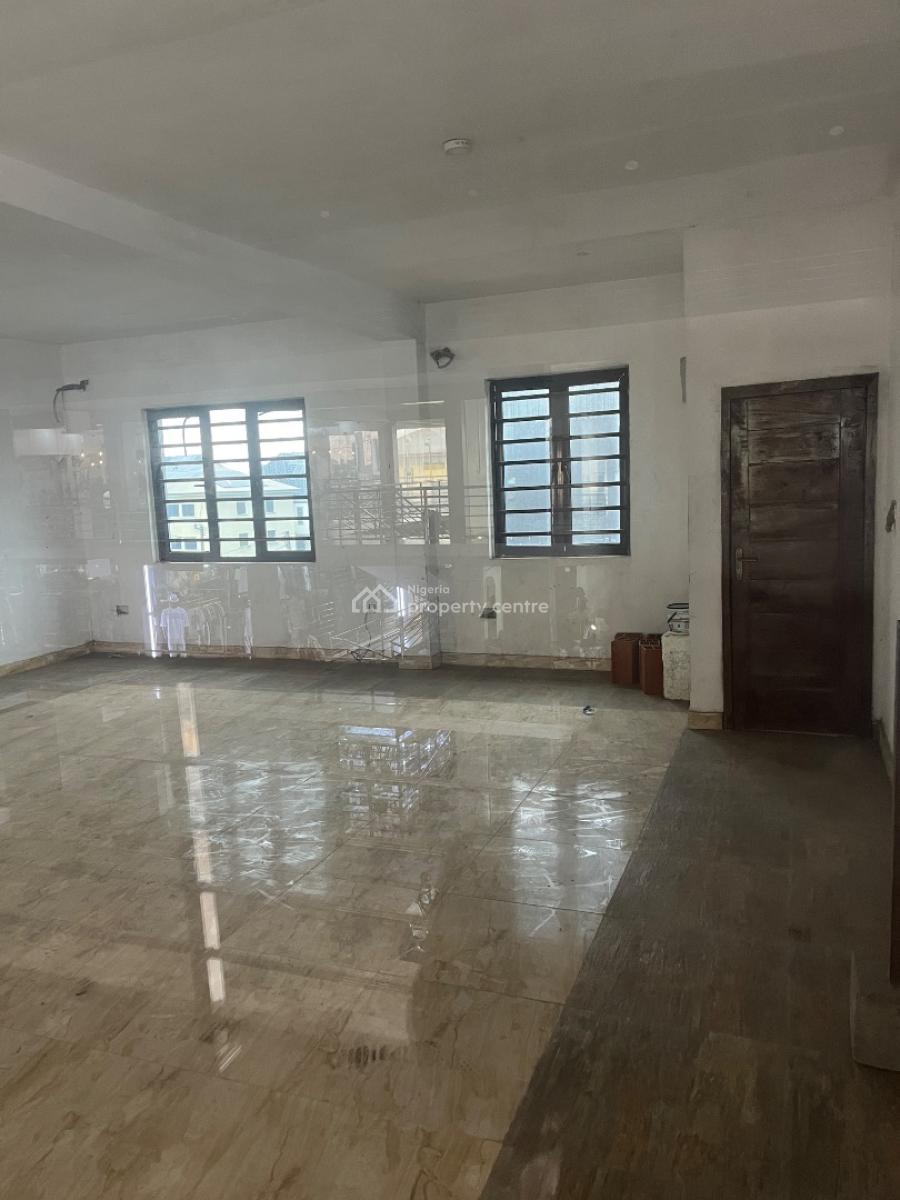 Big Shop Space with Large Display Close to The Expressway, Ikota, Lekki, Lagos, Plaza / Complex / Mall for Rent