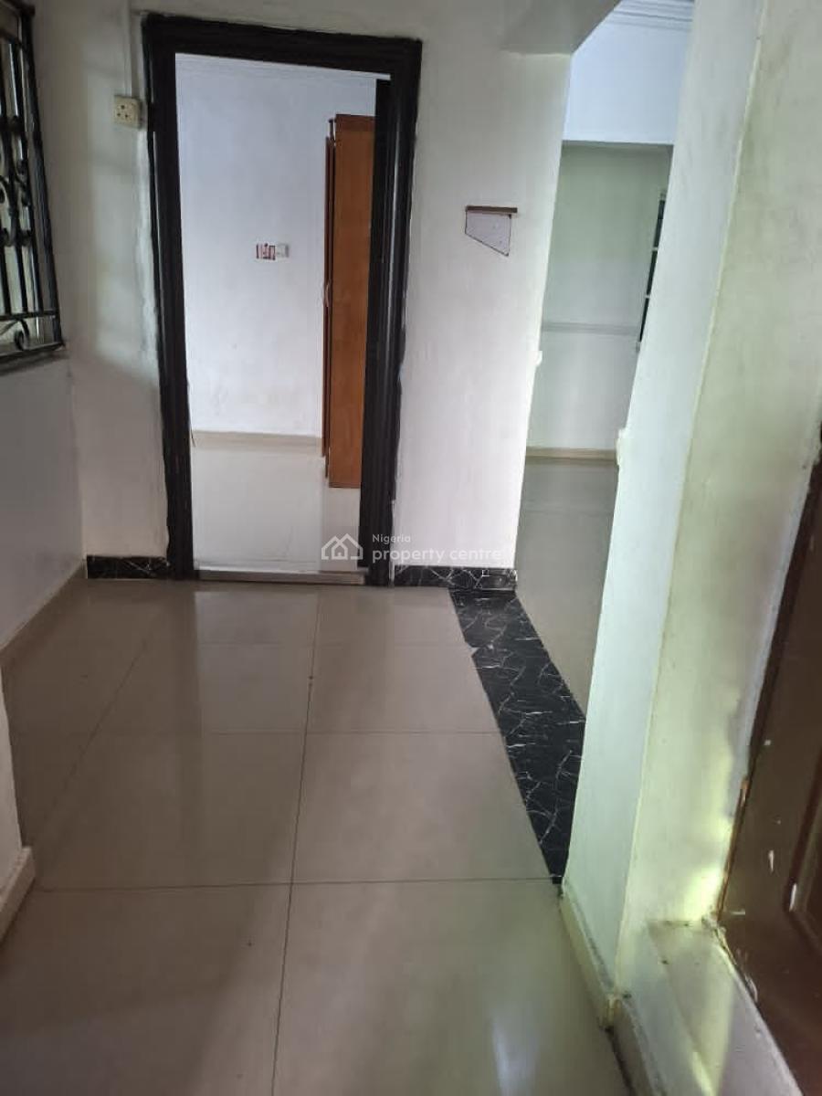2 Bedroom Apartment Upstairs, Jakande  (lekki Concrete Road), Lekki, Lagos, Flat / Apartment for Rent