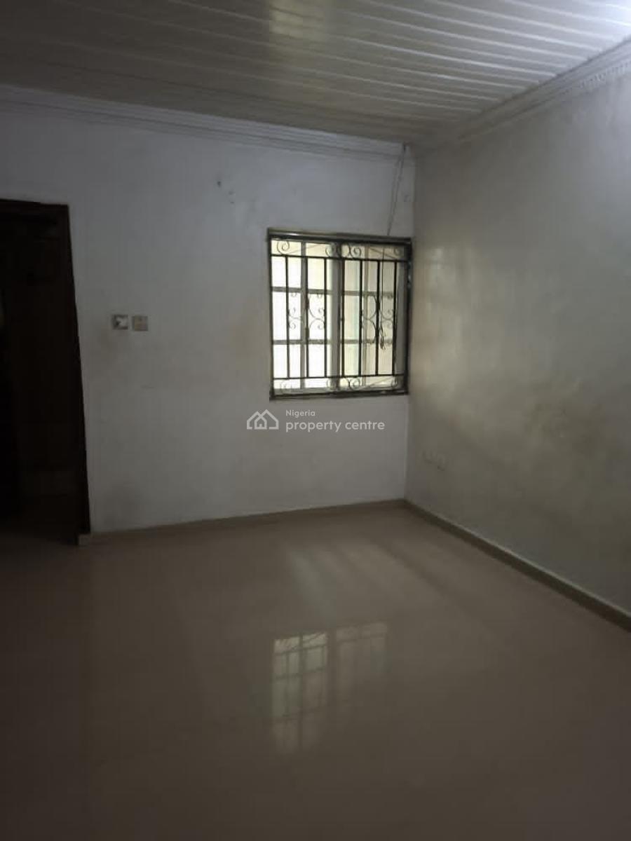 2 Bedroom Apartment Upstairs, Jakande  (lekki Concrete Road), Lekki, Lagos, Flat / Apartment for Rent