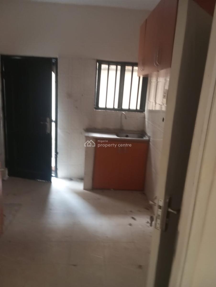 Well Renovated 3 Bedroom Flat with Spacious Kitchen, Gra Phase 2, Magodo, Lagos, Flat / Apartment for Rent