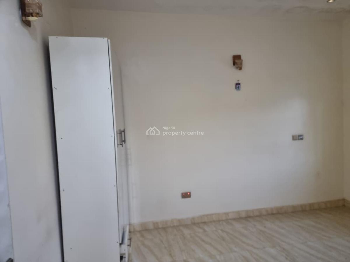 Beautiful Spacious 2 Bedroom Apartment, By Von, Lugbe District, Abuja, Flat / Apartment for Rent
