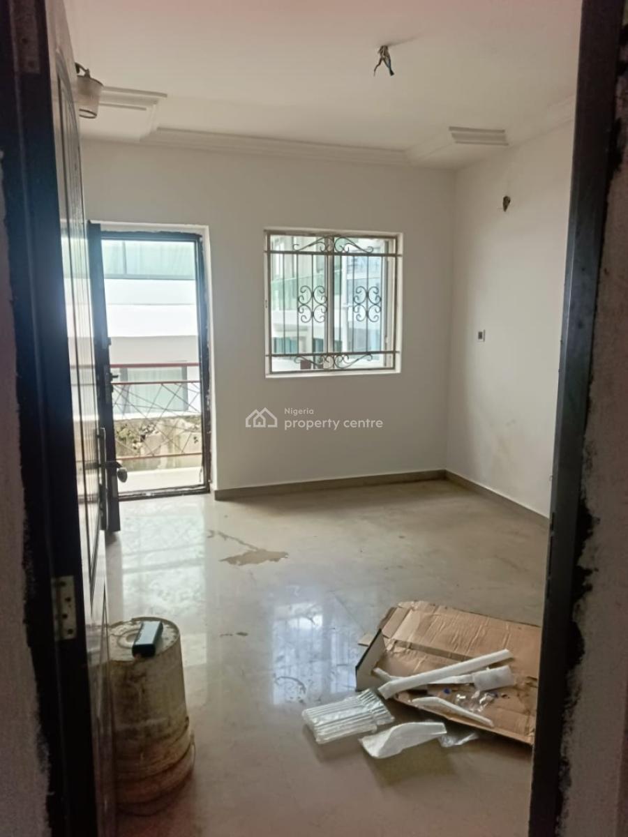 Spacious Room Upstairs in a Shared Apartment, Platinum Way Ikate, Ikate, Lekki, Lagos, Self Contain (single Rooms) for Rent