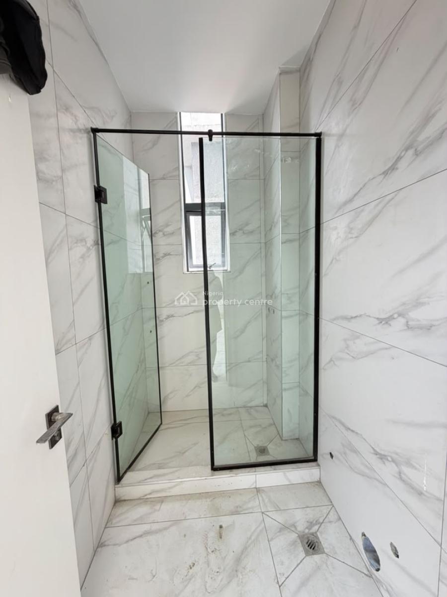 Spacious 2 Bedroom Apartment with Elevator and Swimming Pool, Lekki Phase1, Lekki, Lagos, Flat / Apartment for Sale