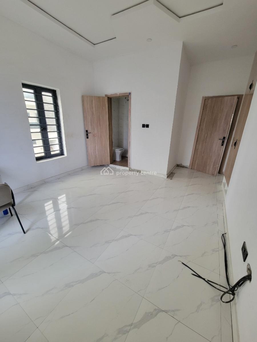 Newly Built and Spacious 2-bedroom Apartment, Mobil Road, Ilaje, Ilaje, Ajah, Lagos, Flat / Apartment for Rent