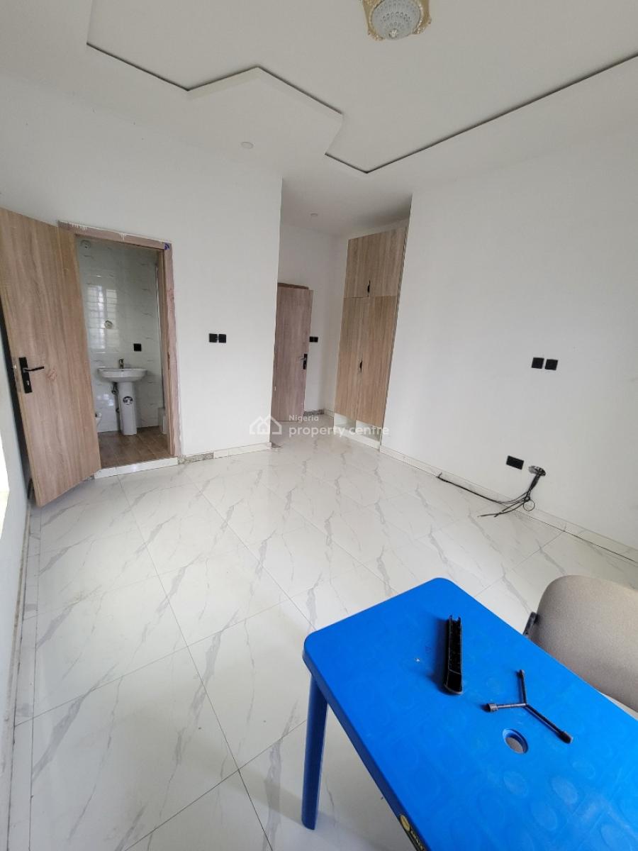 Newly Built and Spacious 2-bedroom Apartment, Mobil Road, Ilaje, Ilaje, Ajah, Lagos, Flat / Apartment for Rent