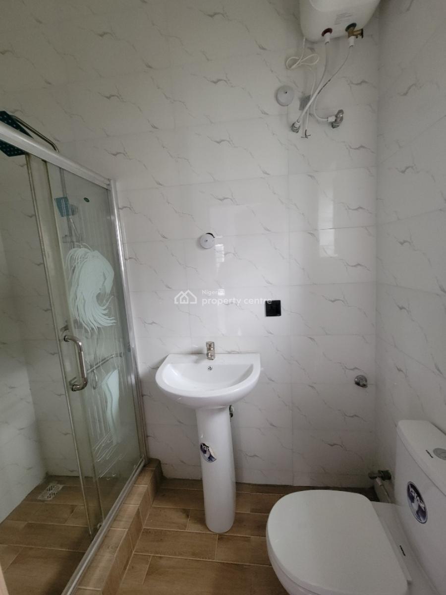 Newly Built and Spacious 2-bedroom Apartment, Mobil Road, Ilaje, Ilaje, Ajah, Lagos, Flat / Apartment for Rent