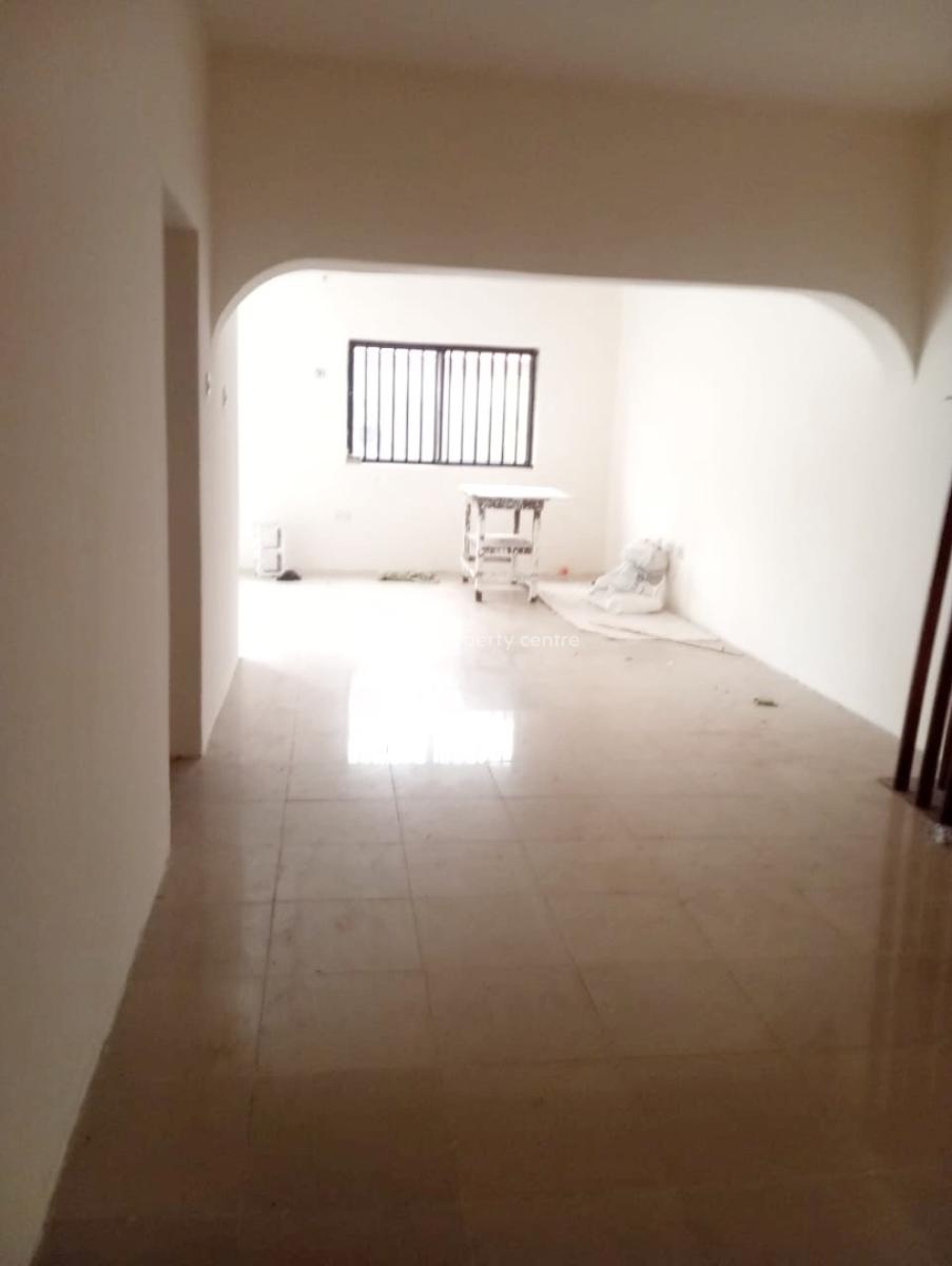 a Well Maintained Spacious 3 Bedroom Flat, Gra Phase 2, Magodo, Lagos, Flat / Apartment for Rent