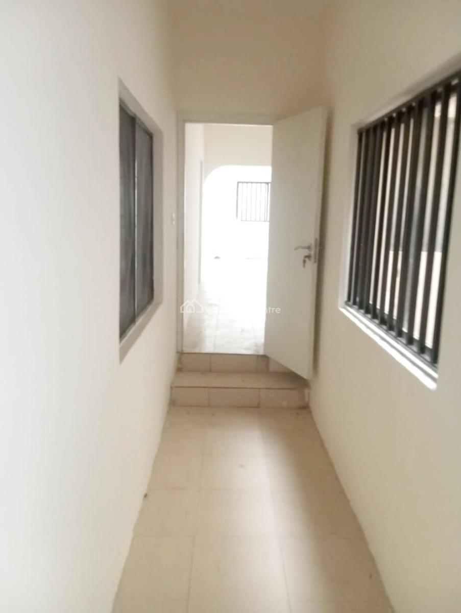 a Well Maintained Spacious 3 Bedroom Flat, Gra Phase 2, Magodo, Lagos, Flat / Apartment for Rent