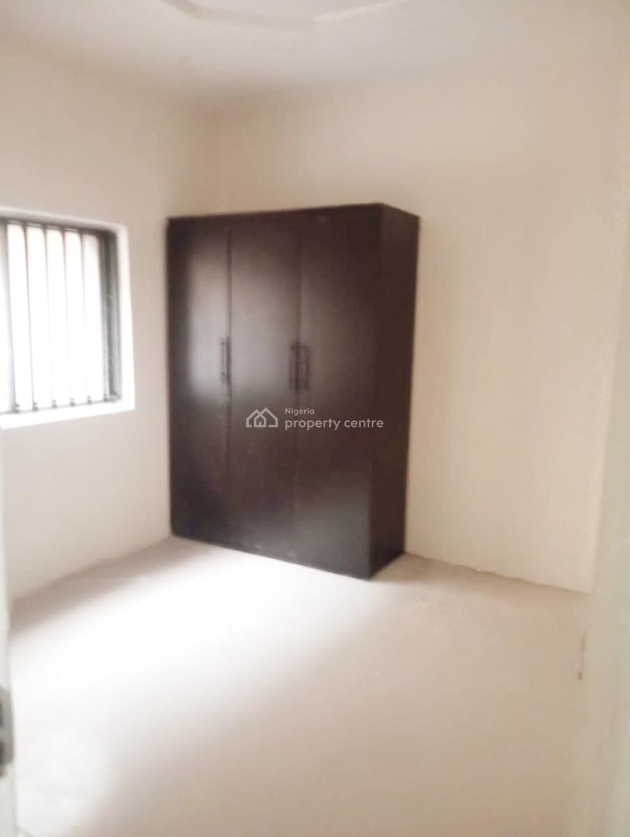 a Well Maintained Spacious 3 Bedroom Flat, Gra Phase 2, Magodo, Lagos, Flat / Apartment for Rent