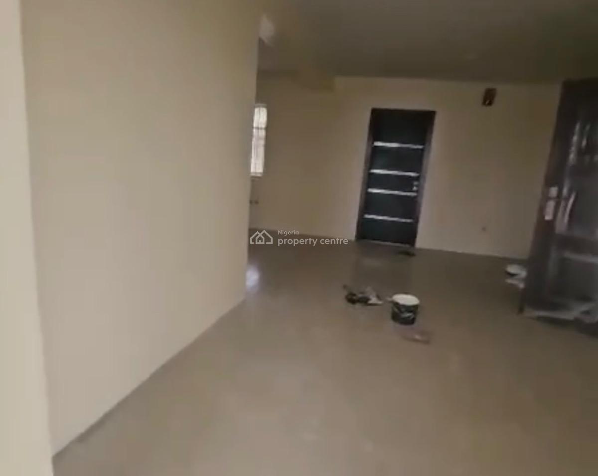 Spacious 3 Bedroom Apartment, Yaba, Lagos, Flat / Apartment for Rent