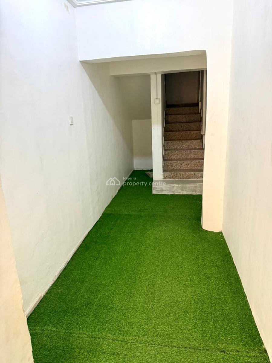 Direct Brief Furnished 2 Bedroom Apartment  Self Serviced, Mobalaji Johnson Estate, Lekki Phase 1, Lekki, Lagos, Flat / Apartment for Rent