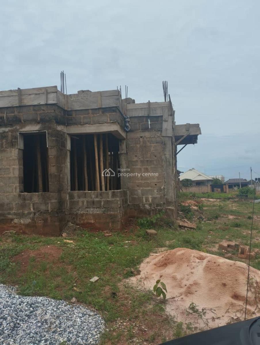 Uncomplicated 4-bedroom Duplex with 2-bedroom Apartment, Okhuoromi, After Aruogba, Along Irhirhi Road, Benin City., Benin, Oredo, Edo, Detached Duplex for Sale