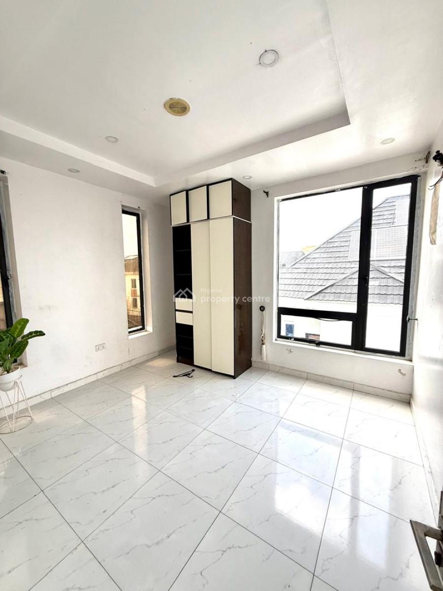Direct Brief  2 Bedroom Serviced Apartment, Agungi, Lekki, Lagos, Flat / Apartment for Sale