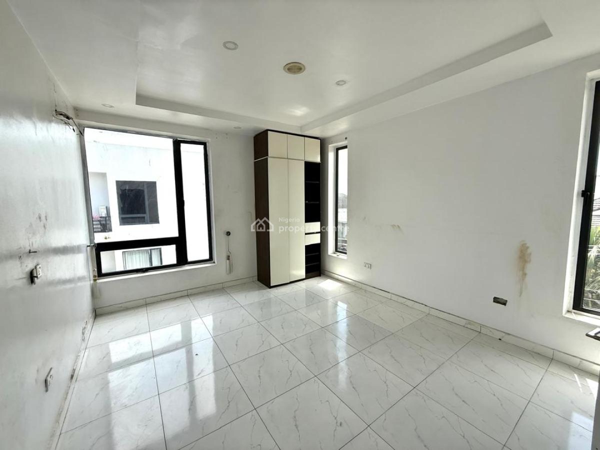 Direct Brief  2 Bedroom Serviced Apartment, Agungi, Lekki, Lagos, Flat / Apartment for Sale
