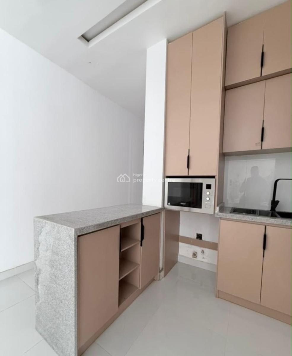 Newly Built and Serviced with 24/7 Power Supply 2 Bedroom En-suite Fla, Lekki Phase 1, Lekki, Lagos, Flat / Apartment for Rent