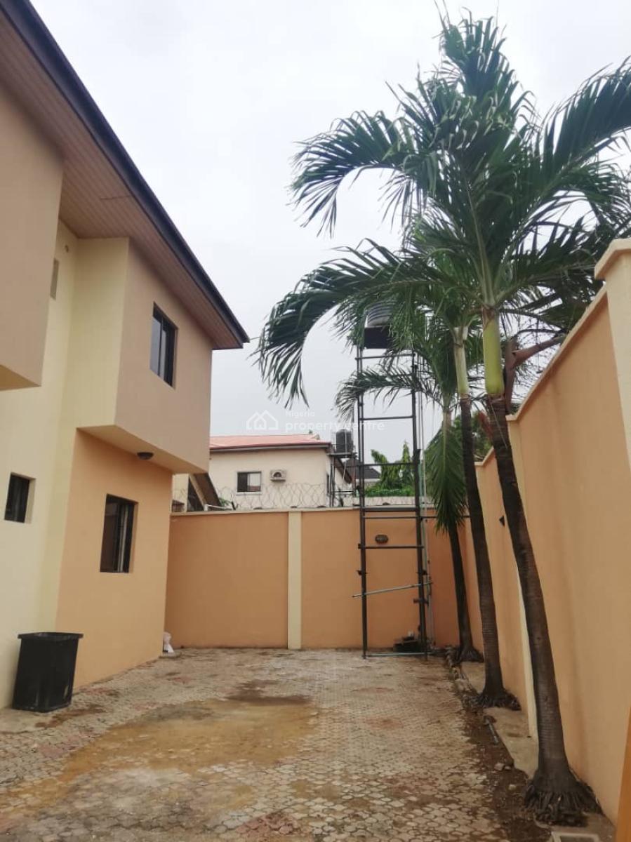 Luxury 4bedroom, Magodo, Lagos, Semi-detached Duplex for Rent