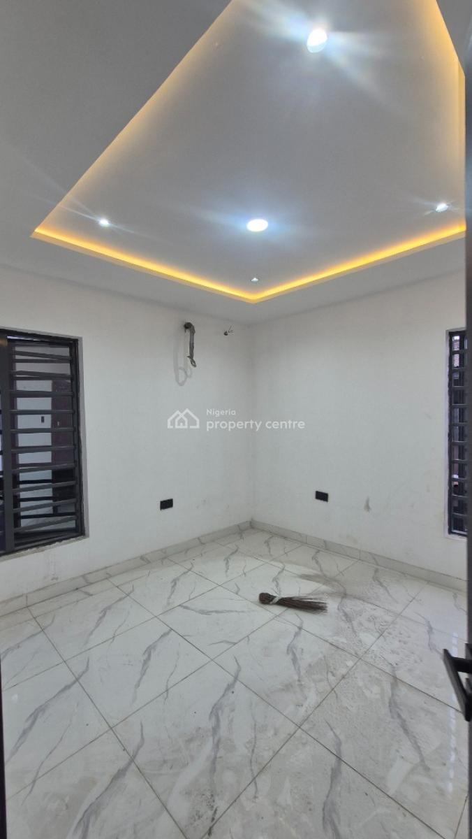 Direct New 3 Bedroom Office Space in Anthony Villlage for Office Only, Anthony Village Lagos, Anthony, Maryland, Lagos, Flat / Apartment for Rent